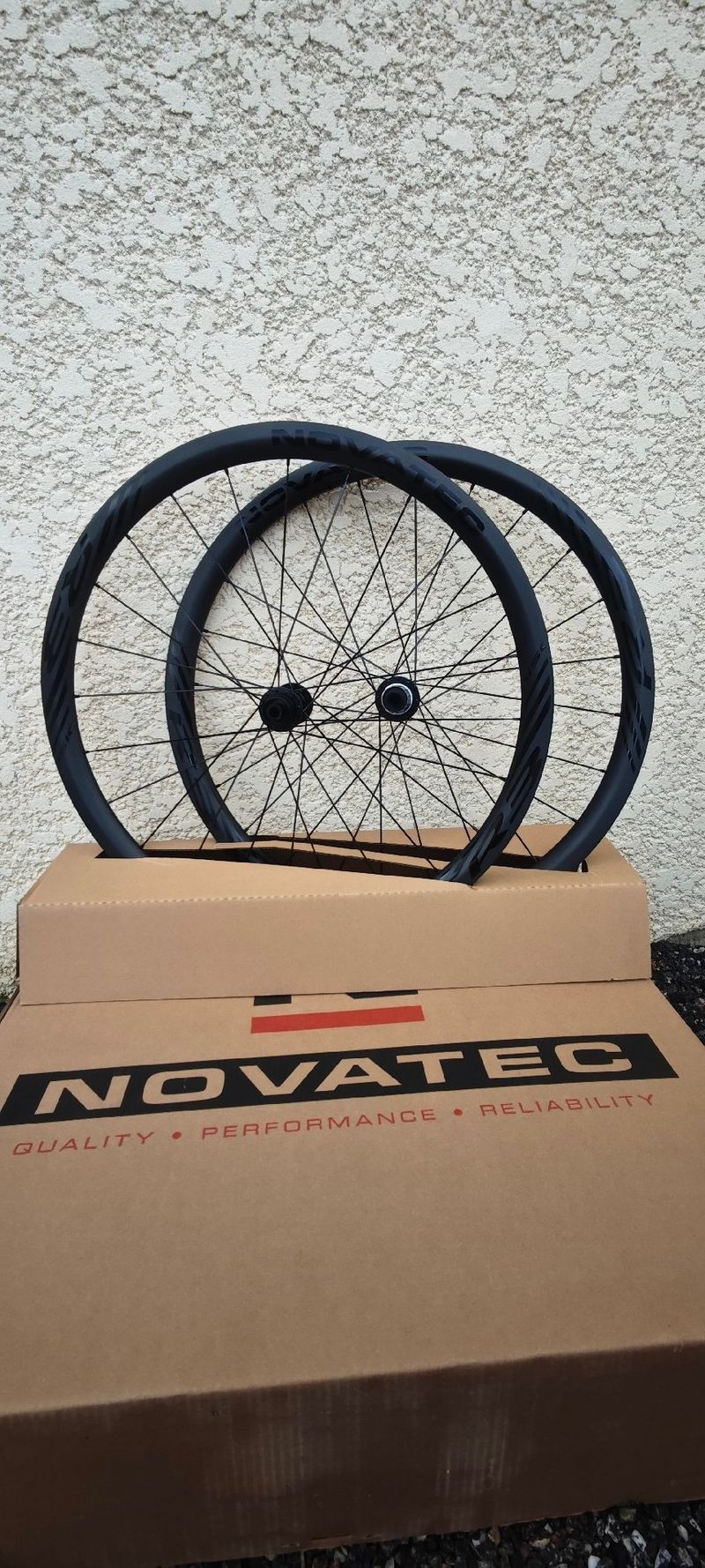 Used Novatec R3 Carbon Wheelset Wheels