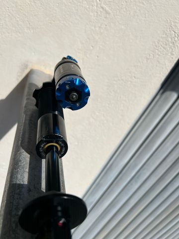 Tweedehands 2026 DHX RC4 Coil Shock bike — afbeelding 3 van 3