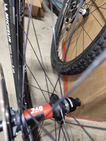 Used 2025 Ruote custom Dt swiss bike — image 4 of 7