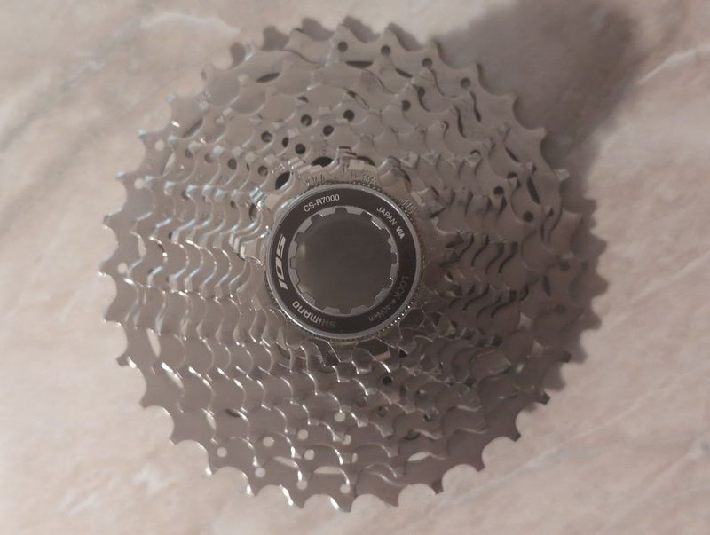 Shimano 105 Cassette - CS-R7000 Drivetrain & Pedals d'occasion
