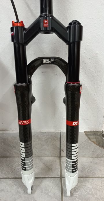 Used Dt Swiss XRC100 bike — image 3 of 9