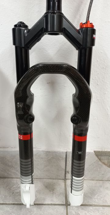 Used Dt Swiss XRC100 bike — image 4 of 9