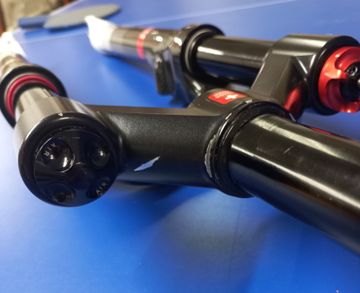 Used Dt Swiss XRC100 bike — image 7 of 9