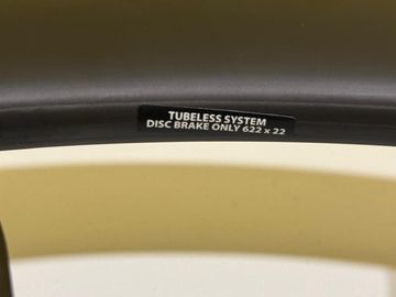 Used Cadex Max 40 Disc Tubeless Front Wheel bike — image 9 of 13