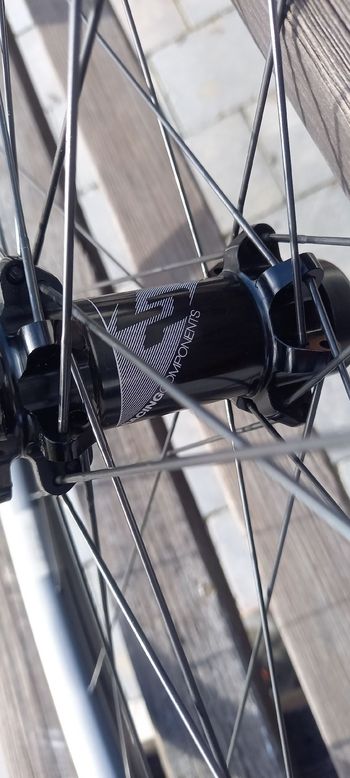 Used 2025 AM eCarbone bike — image 2 of 14