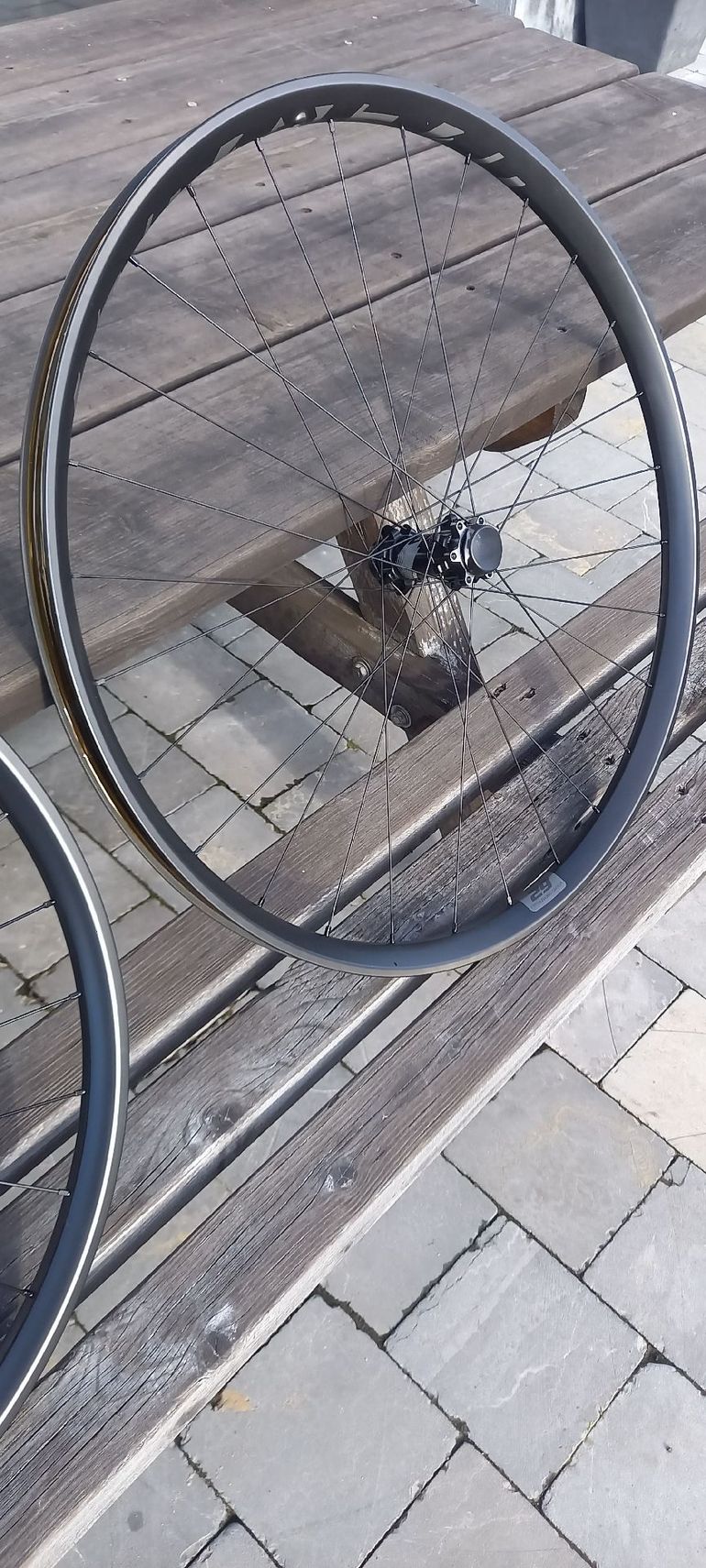 Used 2025 AM eCarbone bike — image 10 of 14