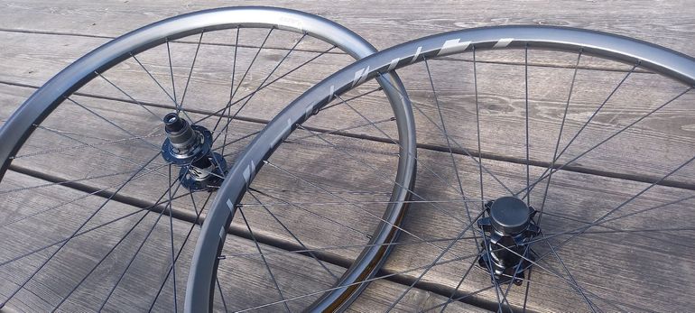 Used 2025 AM eCarbone bike — image 12 of 14