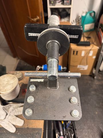 Used 2024 Supporto per revisioni forcelle bike — image 2 of 4