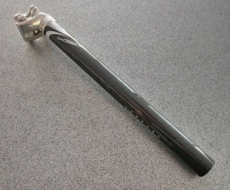 Used 4za Carbon Of25 29.4 seatpost bike — image 2 of 3