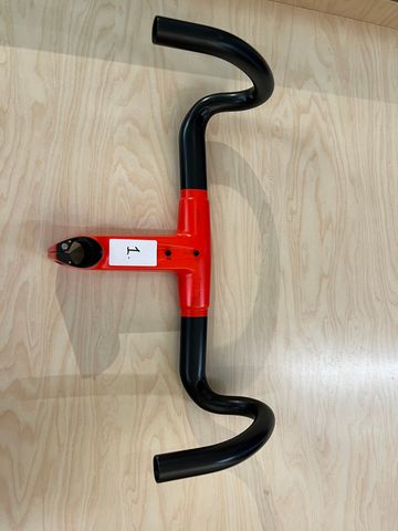 Używany Bmc ICS Carbon Handlebar 2023 bike — zdjęcie 3 z 3