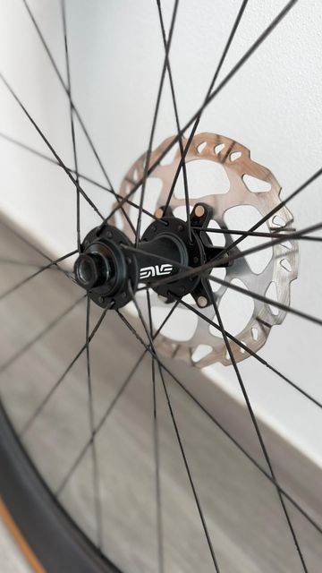 Used Enve Foundation 65 Carbon Clincher Disc Wheelset bike — image 9 of 18
