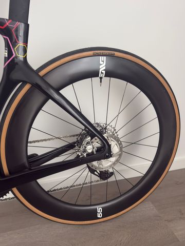 Used Enve Foundation 65 Carbon Clincher Disc Wheelset bike — image 5 of 18