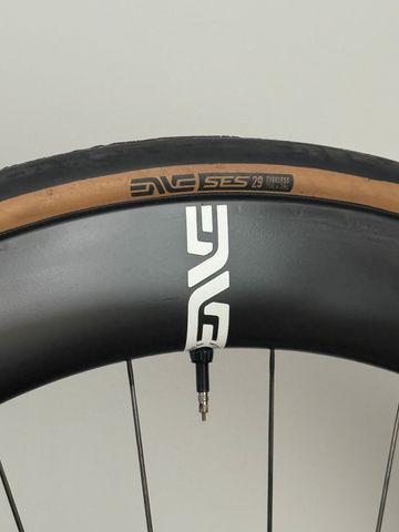 Used Enve Foundation 65 Carbon Clincher Disc Wheelset bike — image 10 of 18