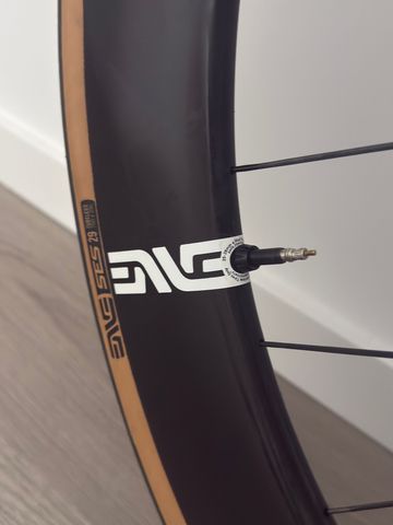 Used Enve Foundation 65 Carbon Clincher Disc Wheelset bike — image 12 of 18
