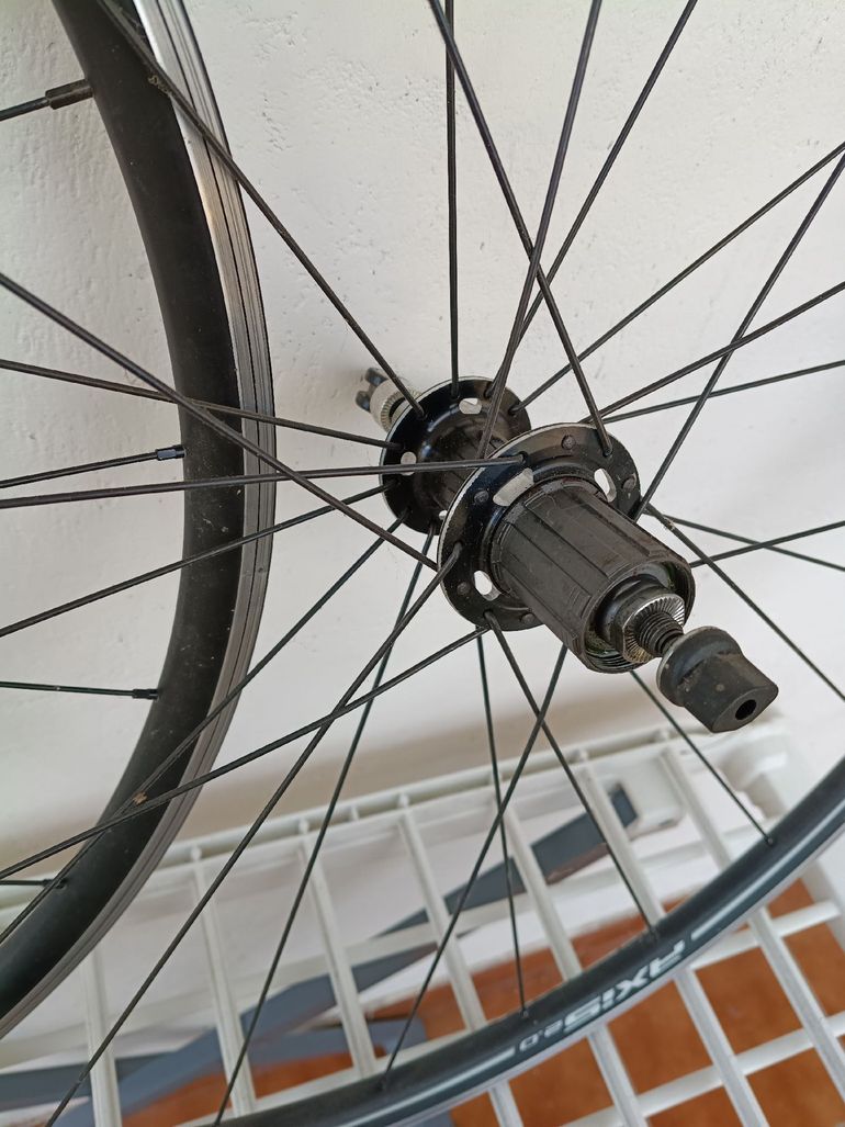 Used 2016 axis 2.0 bike — image 2 of 4