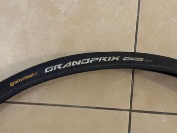 Käytetty Continental Grand Prix Tyres & Tubes