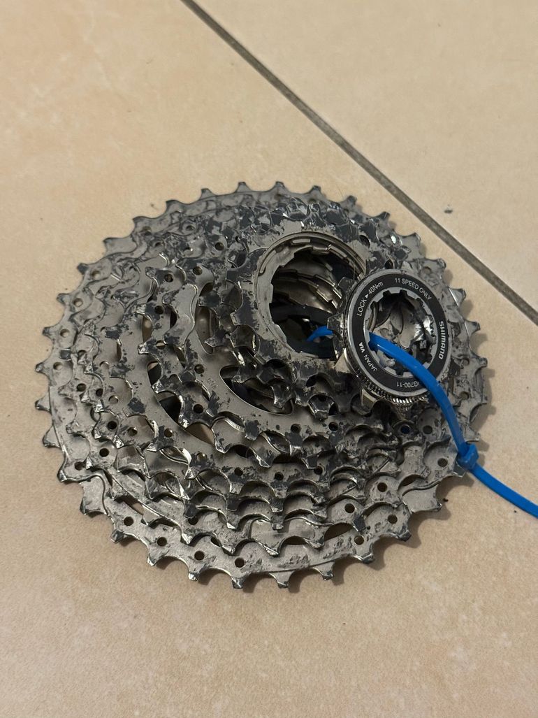 Used Shimano HG700-11 11-32T bike — image 4 of 6