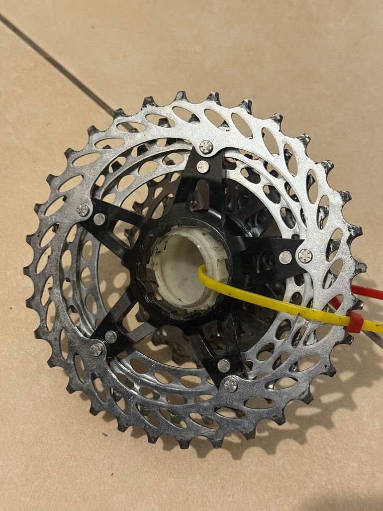 Used Sram PG 1130 Cassette bike — image 2 of 3