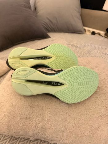 Used 2025 Vaporfly bike — image 5 of 10