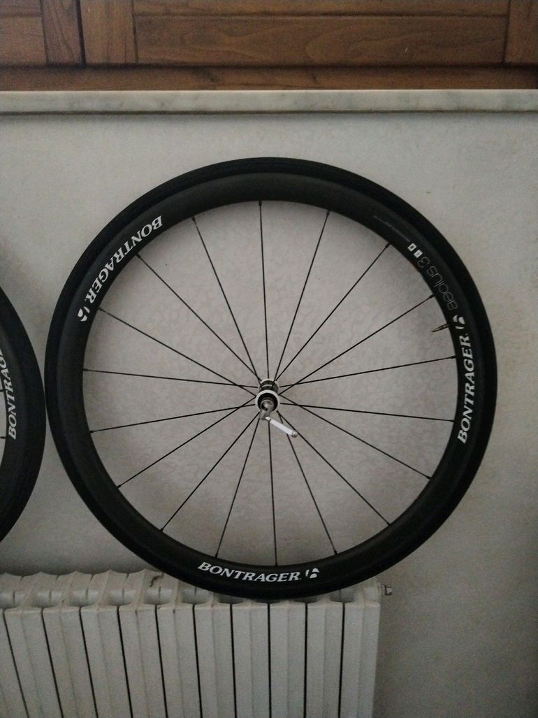 Bontrager Aeolus 3 bike usato — immagine 11 di 12