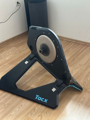 Used Tacx NEO 2 Smart Trainer Cycling Accessories