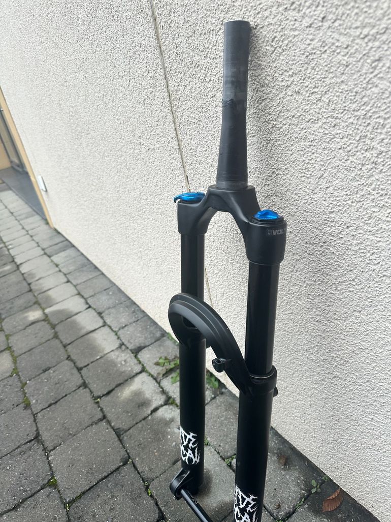 Tweedehands Fox 36 Performance 27, 5 2024 bike — afbeelding 4 van 16
