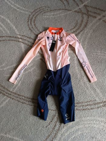 AGU, Roadsuit