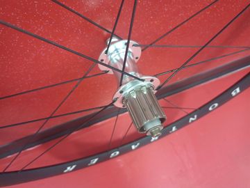 Używany Bontrager Xaero Carbon Wheelset bike — zdjęcie 6 z 6