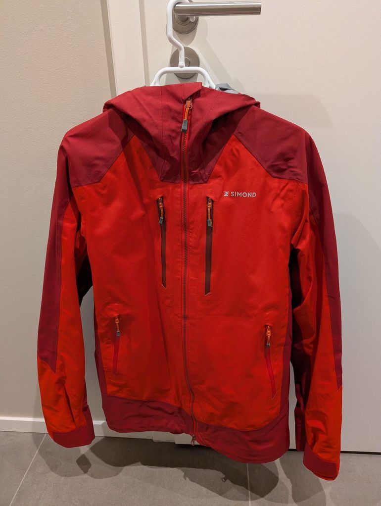 Used Decathlon Veste Hardshell Imperméable bike — image 1 of 2