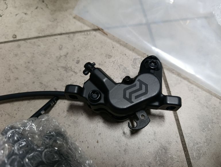 Used 2024 DSK-930 4 pistons bike — image 2 of 4