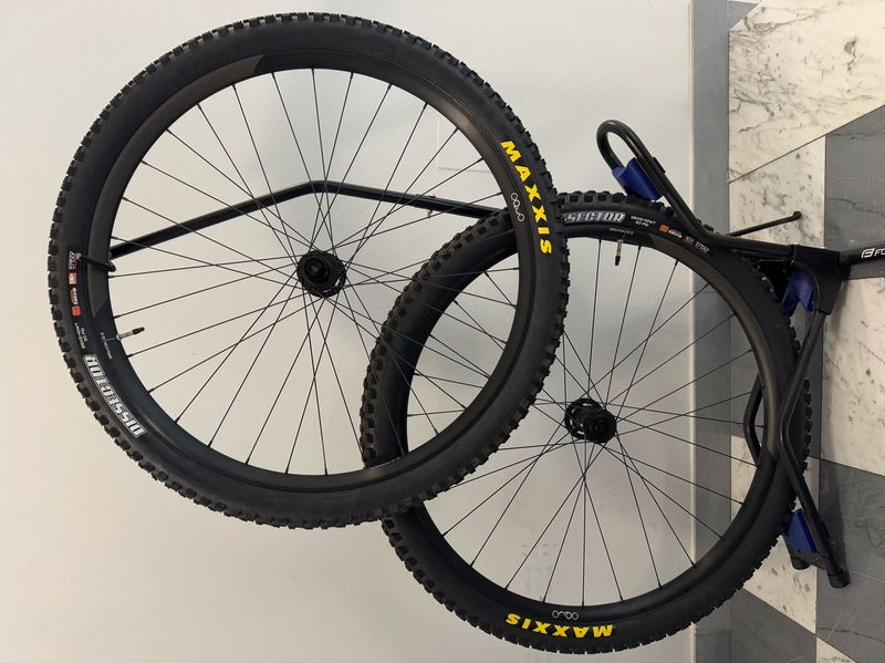 Orbea MC32 Team / 29 / Shimano MS / inkl. Maxxis Reifen neu 2023 Wheels d'occasion