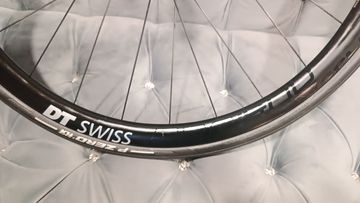 Used Dt Swiss PRC 1400 700x28 bike — image 4 of 4