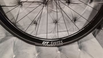 Used Dt Swiss PRC 1400 700x28 bike — image 2 of 4