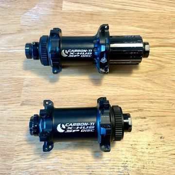 Brugt Carbon-Ti X-Hub Nabenset 24H straightpull Centerlock Wheels
