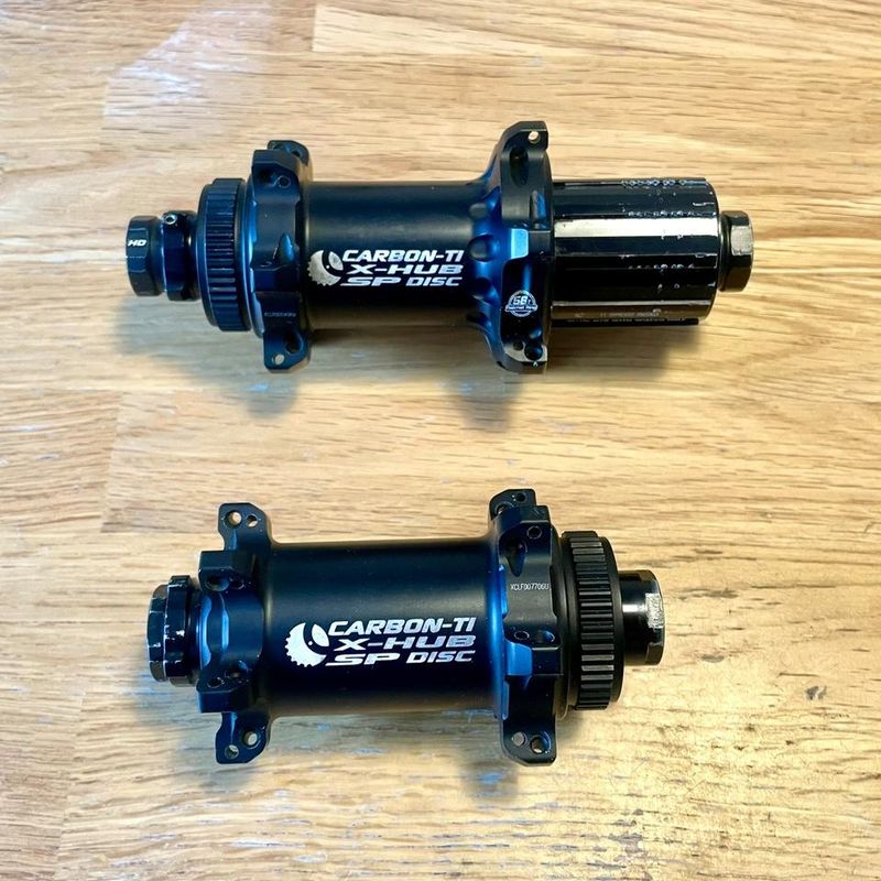 Carbon-Ti X-Hub Nabenset 24H straightpull Centerlock Wheels d'occasion