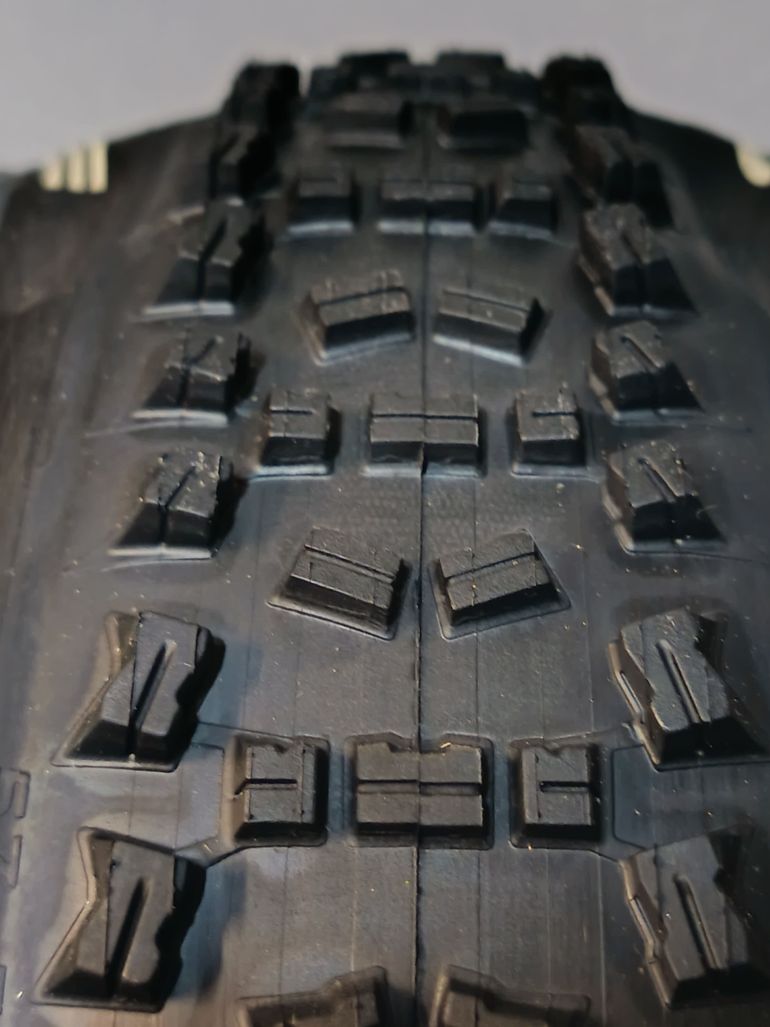 Used Schwalbe Fat Albert 26x2.2 2025 bike — image 3 of 5