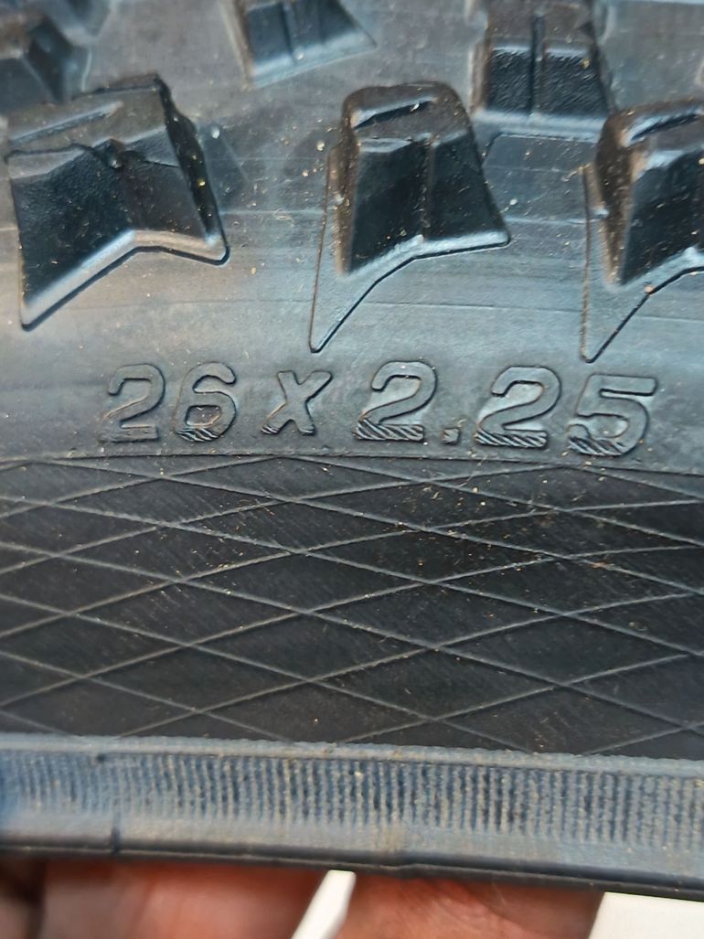 Used Schwalbe Fat Albert 26x2.2 2025 bike — image 5 of 5