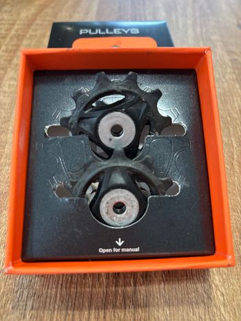 Used 2025 Ultegra Roldanas bike — image 1 of 3