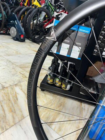 Used Velomann Ruote Palladium 33mm carbonio bike — image 4 of 6