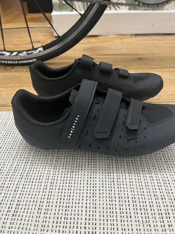 Used Van Rysel Et swiss arc Cycling Shoes