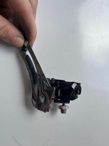 Shimano 105 Front Derailleur Drivetrain & Pedals de segunda mano
