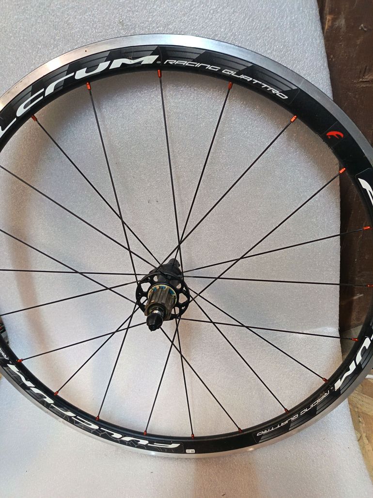 Used Fulcrum Racing Quattro Corps Campagnolo 2025 bike — image 4 of 7