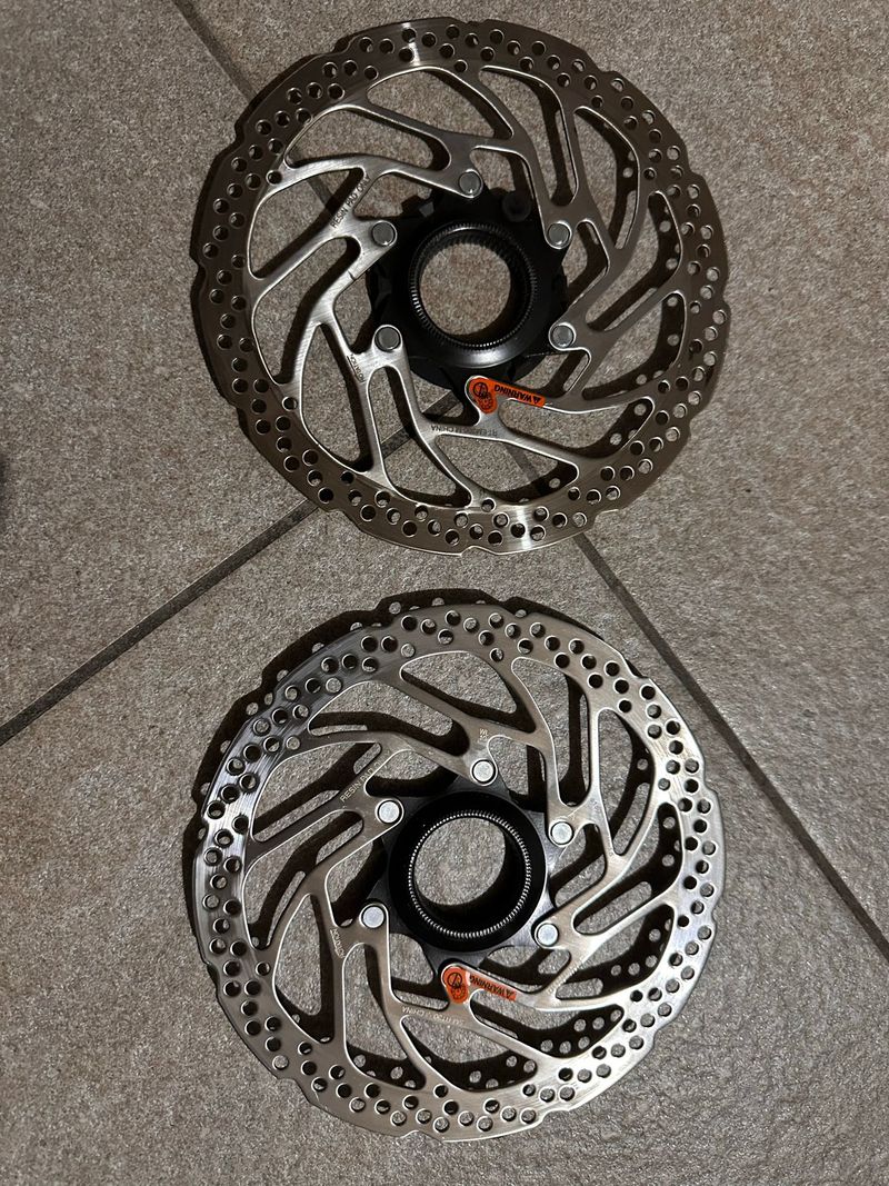 Použité Shimano RT30 180mm Brake Rotors Pair Brakes