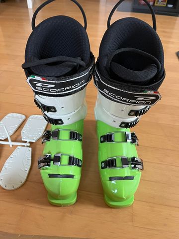 Dalbello Scorpion SR 150, Gr. 26.5, FIS Schischuhe, Neu! 2021 Skiing & Skitouring d'occasion