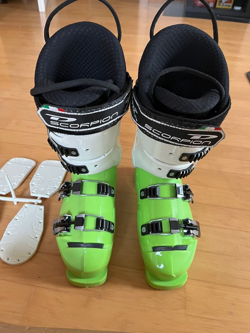 Brugt Dalbello Scorpion SR 150, Gr. 26.5, FIS Schischuhe, Neu! 2021 Skiing & Skitouring
