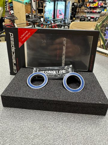 Używany 2025 Press-Fit Drivetrain & Pedals