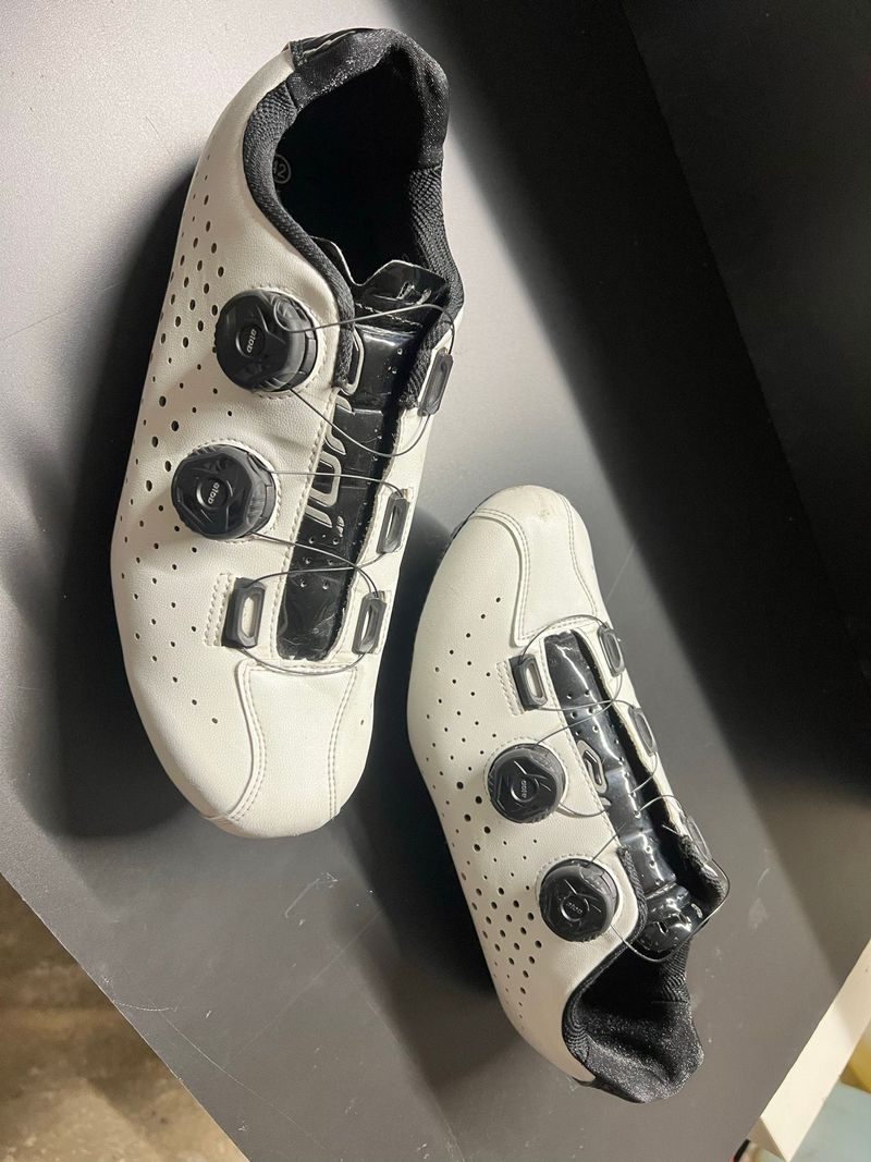 Used 2023 Ekoi r4 Cycling Shoes