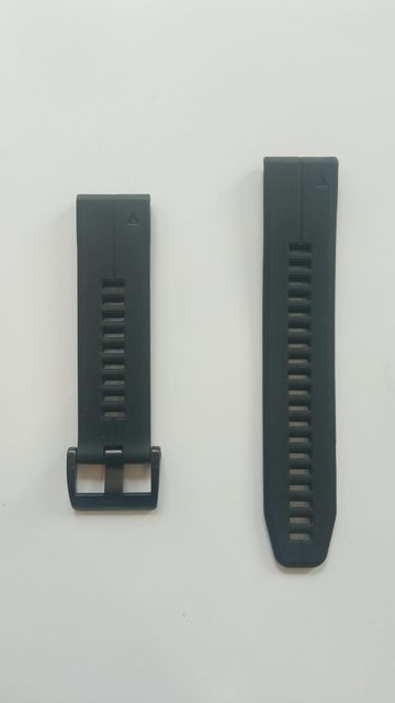 Used Garmin QuickFit 22mm Electronics
