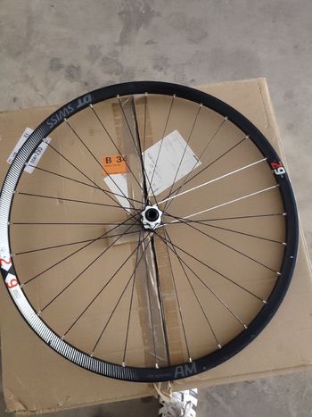 Used Dt Swiss CSW AM 2.9 Wheels 622x23C bike — image 7 of 7