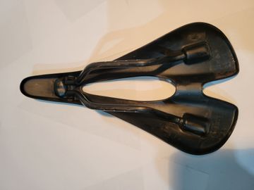 Used Ryet Carbon Saddle bike — image 4 of 4